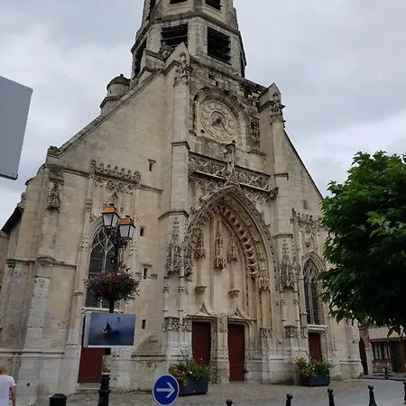 Sous Les Toits D'honfleur