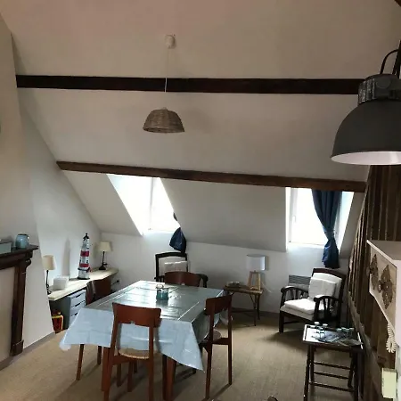 Sous Les Toits D'honfleur
